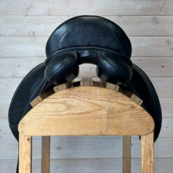 Used Revere Dressage Saddle 17.5/M -Marys Tack and Feed Store 322 Cantle 00242.1684363610