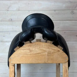 Used Schleese HK Dressage Saddle 17.5/MW 21 Used Schleese HK Dressage Saddle 17.5/MW -Marys Tack and Feed Store 327 Cantle 27015.1684874714