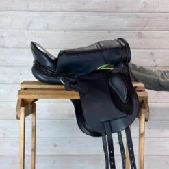 Used Schleese HK Dressage Saddle 17.5/MW 20 Used Schleese HK Dressage Saddle 17.5/MW -Marys Tack and Feed Store 327 R Flap 88051.1684874698