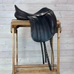 Used Equipe Viktoria Monoflap Dressage Saddle 17.5/W -Marys Tack and Feed Store 334 R Side 45608.1687461297