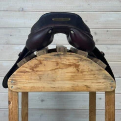 Used CWD SE02 Close Contact Saddle 16.5/MN -Marys Tack and Feed Store 391 Cantle 61519.1712844869