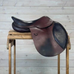 Used CWD SE02 Close Contact Saddle 16.5/MN -Marys Tack and Feed Store 391 R Side 50861.1712844869