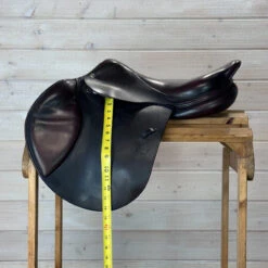 Used CWD SE02 Pro Panel Close Contact Saddle 17/M -Marys Tack and Feed Store 426 Flap Length 56714.1719965252