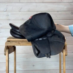 Used CWD SE02 Pro Panel Close Contact Saddle 17/M -Marys Tack and Feed Store 426 R Flap 92386.1719965252