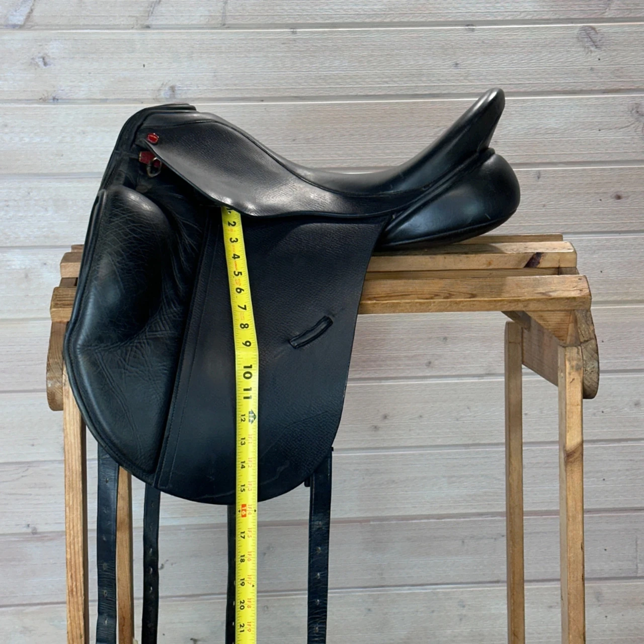 Used Albion SLK Dressage Saddle 17/MW 5 Used Albion SLK Dressage Saddle 17/MW - Image 3