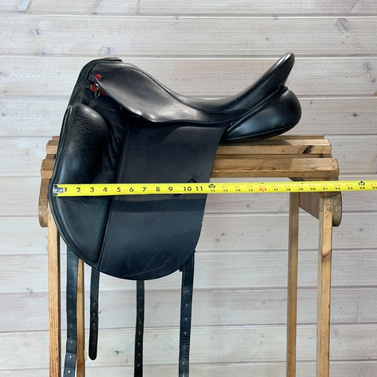 Used Albion SLK Dressage Saddle 17/MW 6 Used Albion SLK Dressage Saddle 17/MW - Image 4
