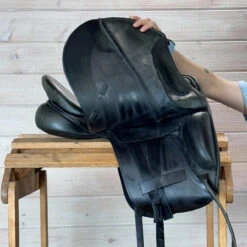 Used Albion SLK Dressage Saddle 17/MW 20 Used Albion SLK Dressage Saddle 17/MW -Marys Tack and Feed Store 427 R Flap 69605.1719964190