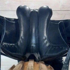 Used Superior Saddlery Dressage Saddle 18/M -Marys Tack and Feed Store 460 Channel 05252.1730760093