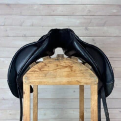 Used Superior Saddlery Dressage Saddle 18/M -Marys Tack and Feed Store 460 Front 12164.1730760093