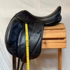 Used Voltaire Adelaide Dressage Saddle 18/M -Marys Tack and Feed Store 470 Flap Length 41428.1737392782