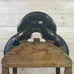 Used Voltaire Adelaide Monoflap Dressage Saddle 17.5/M -Marys Tack and Feed Store 494 Cantle 25930.1752868199