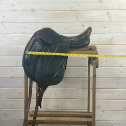 Used Voltaire Adelaide Monoflap Dressage Saddle 17.5/M -Marys Tack and Feed Store 494 Flap Width 52409.1752868200