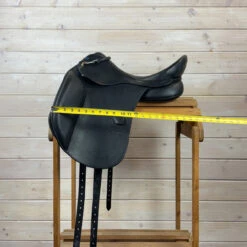 Used Stubben 1894 Dressage Saddle 17.5/N -Marys Tack and Feed Store 495 Flap Width 34623.1754937882