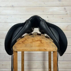 Used Stubben 1894 Dressage Saddle 17.5/N -Marys Tack and Feed Store 495 Front 73763.1754937882