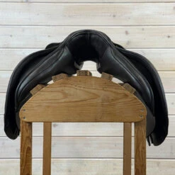 Used Albion Tzar GP Ultra Close Contact Saddle 18.5/MW 17 Used Albion Tzar GP Ultra Close Contact Saddle 18.5/MW -Marys Tack and Feed Store 508 Front 59522.1757363048