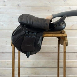 Used Albion Tzar GP Ultra Close Contact Saddle 18.5/MW 21 Used Albion Tzar GP Ultra Close Contact Saddle 18.5/MW -Marys Tack and Feed Store 508 L Flap 44704.1757363048